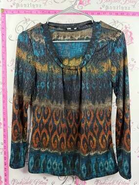 Conrad C shirt sparkly Long-Sleeve Scoop Neck Top in Teal & Orange Print